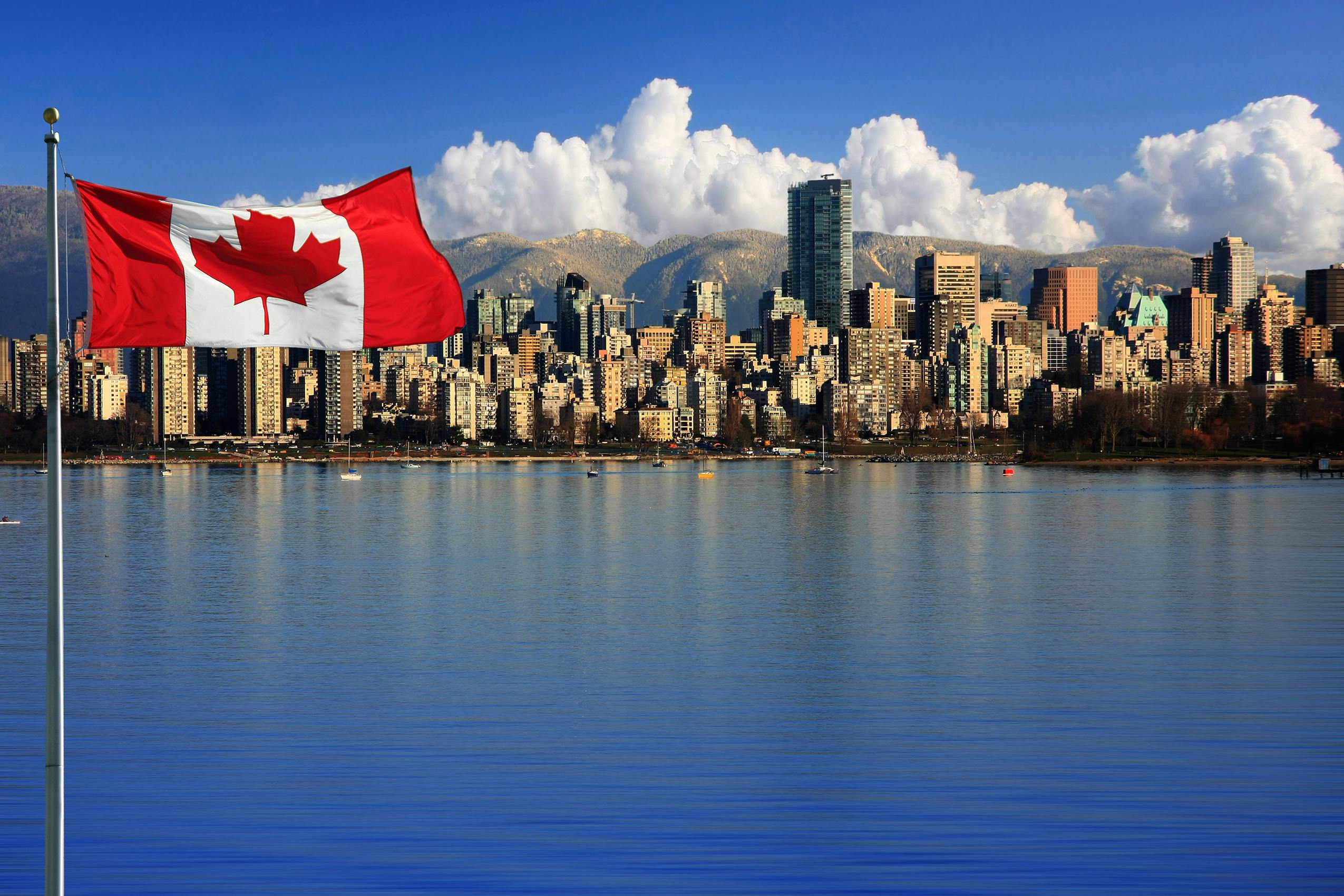 so-luong-nguoi-den-canada-lam-viec-tang